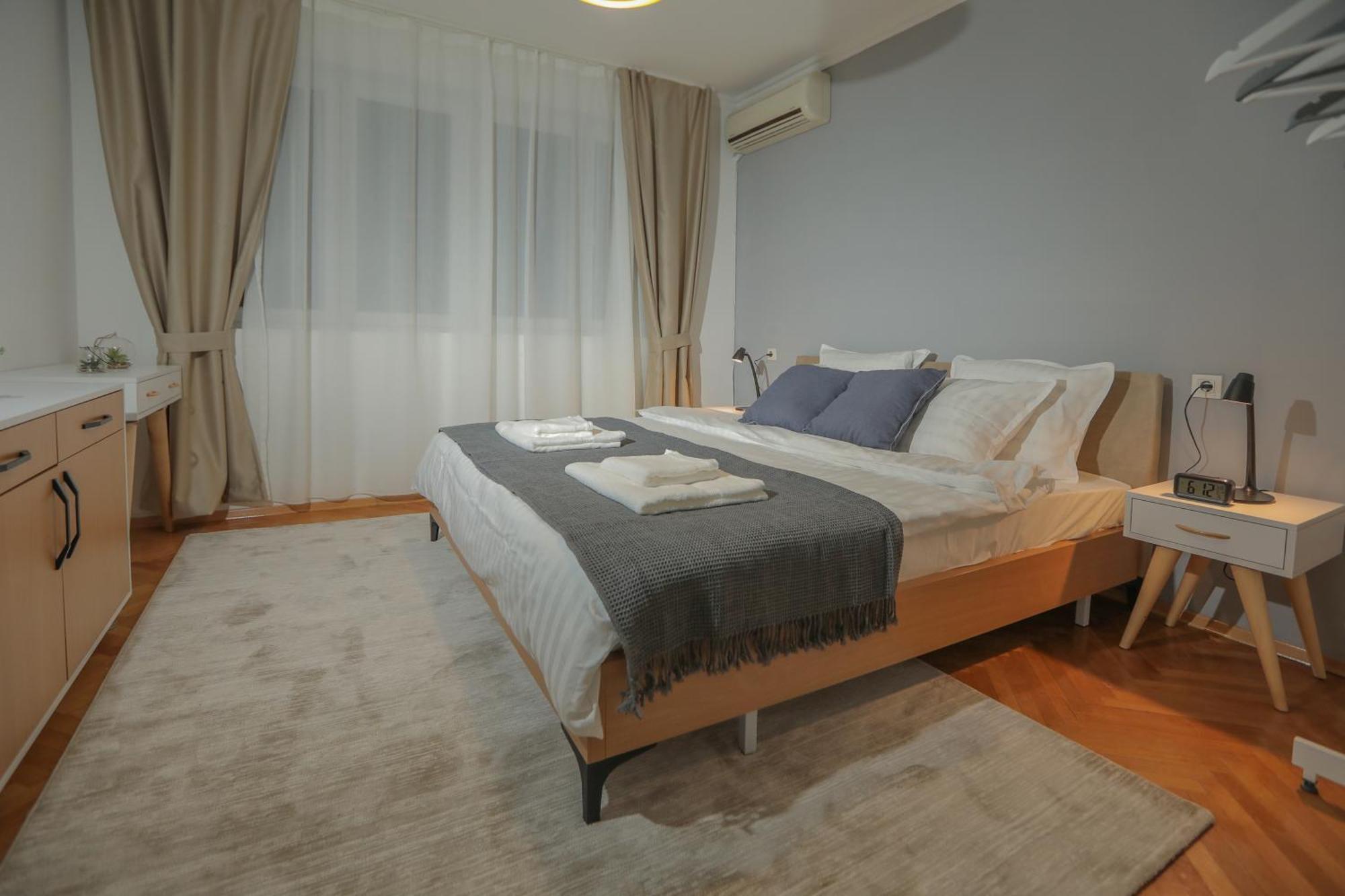 Central M - 5 Apartments Skopje Exterior photo