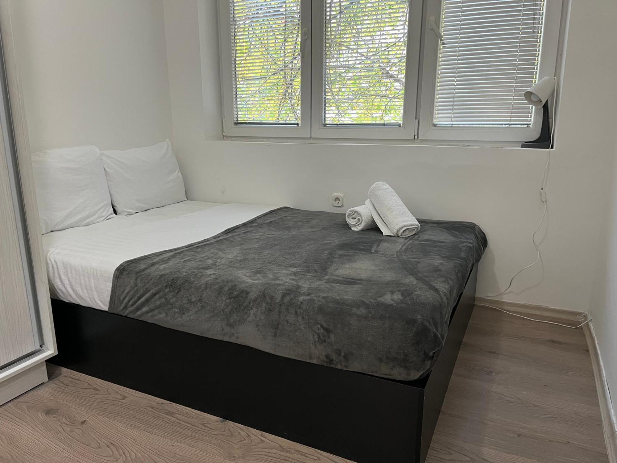 Central M - 5 Apartments Skopje Room photo